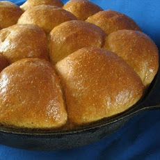 Cornmeal Molasses Skillet Rolls