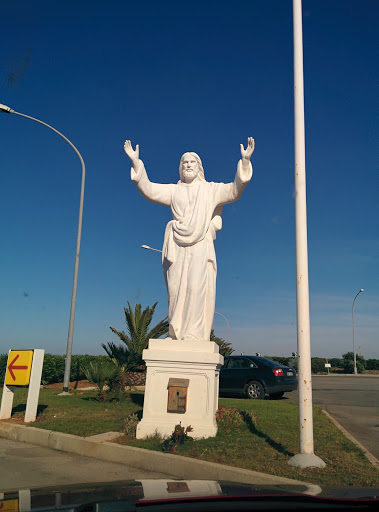Statua Di Cristo - Eni Torre Canne