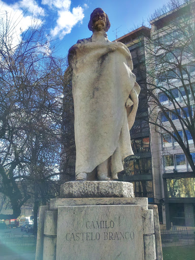 Statue Camilo Castello Branco