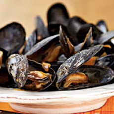 Mussels in Saffron and White Wine Broth