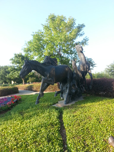 Gaylord Texan Horse Sculpture