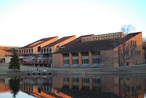 [300px-OaklandCommunityCollege-OrchardRidge[4].jpg]