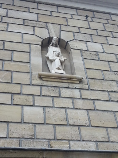 Statue Du Couvent Des Soeurs Augustine