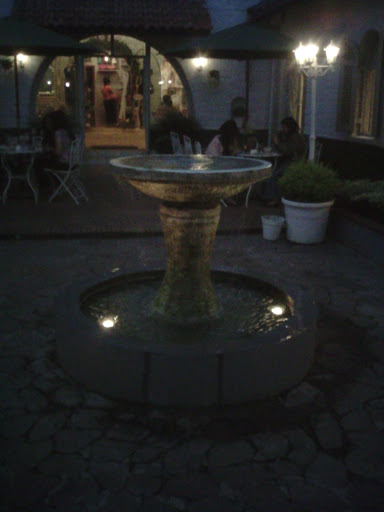 Koloni Fountain