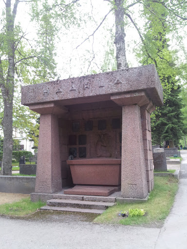 Haarla Memorial