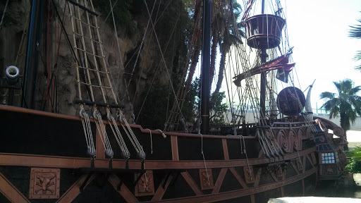 Sirens Pirate Ship