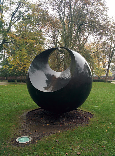 La sphere Sculpture