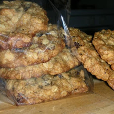 Oatmeal Walnut Raisin Cookies