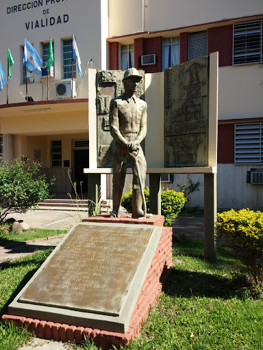 Monumento De La Dirección Provincial De Vialidad 
