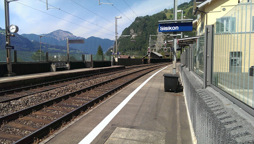 Bahnhof Sisikon