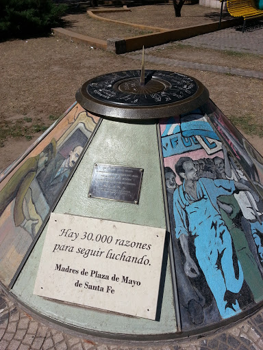 Reloj Solar Madres De Plaza De Mayo Santa Fe Monumento