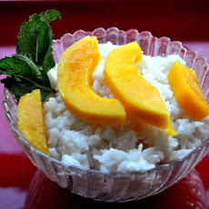 Coconut Sticky Rice with Mango