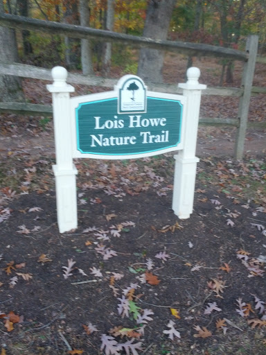 Lois Howe Nature Trail