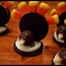 Oreo Turkeys (Thanksgiving Snack)