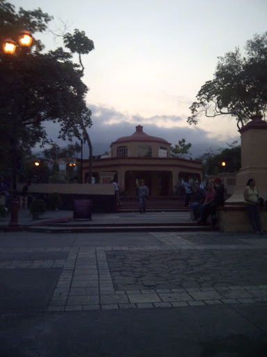 Kiosko Plaza Del Parque Central