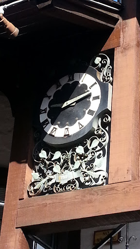 Old World Center Clock