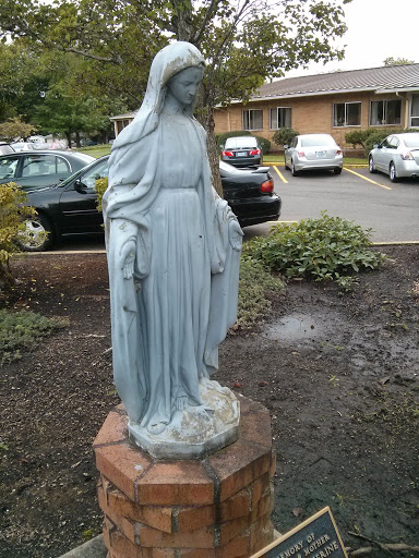 Mother Mary Memorial Statue