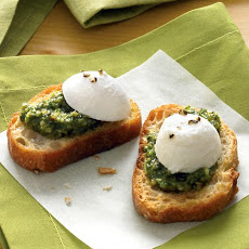 Pesto-Bocconcini Crostini