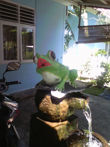 Green Frog Statue