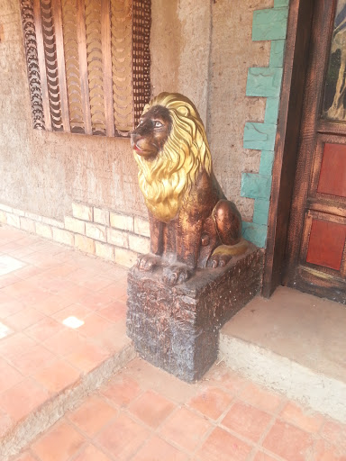 Estatua León De Oro