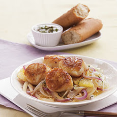Seared Scallops with Sautéed Fennel, Orange, and Red Onion