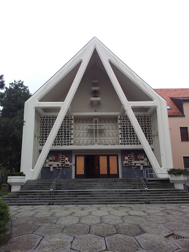Church Kraljice Svete Krunice 