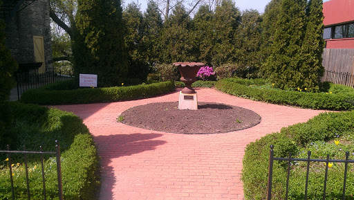 The Williamsburg Garden 