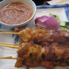 Chicken Satay with Peanut Dipping Sauce