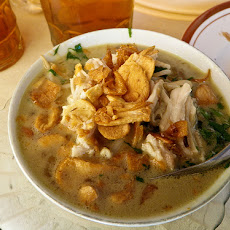 Soto Ayam (Indonesian Clear Chicken Soup)