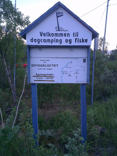 Hella Fishing Site - Parking Lot Entrance