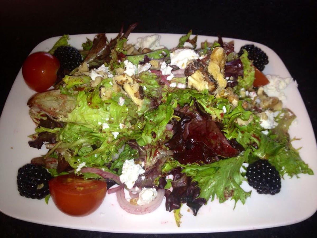 Blackberry Salad with goat cheese