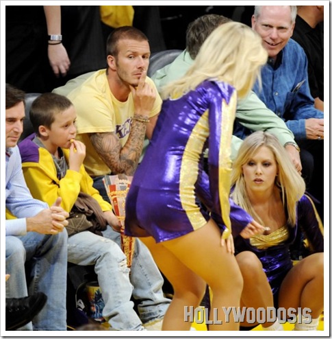 david beckham le mira la cola a porrista