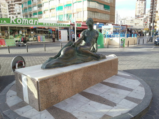 Estatua El delfin Cabalgado