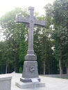 Хрест біля могили Тараса Шевче