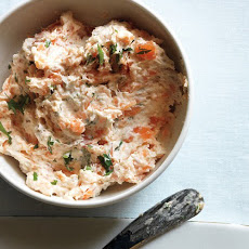 Smoked Salmon Dip with Bagel Chips