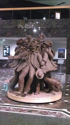 Happy People Statue