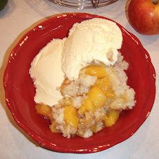 Copycat Hardees Peach Cobbler