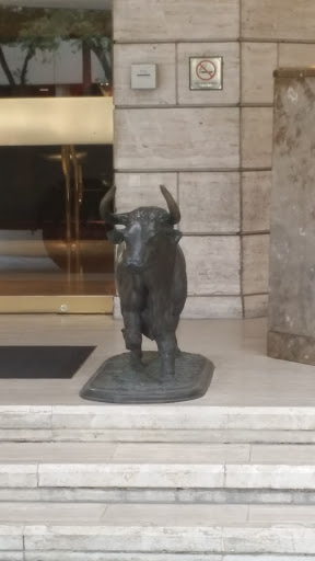 Bull Statues at St Regis