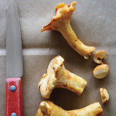 Tender Chanterelle Salad
