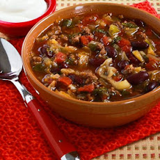 Slow Cooker Recipe for Spicy Ground Beef and Bean Soup with Cabbage and Spinach