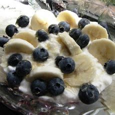 Cottage Cheese With Banana and Blueberries