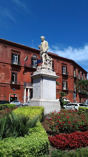 Statue of Niccolò Piccinni