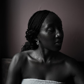 by Mauricio Alas - Portrait & People Women