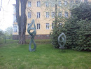 Skulpturen an der Sachsenbank