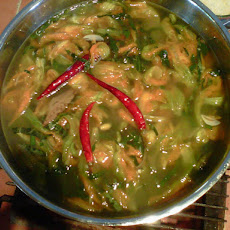 Sopa de Ajo con Flor de Calabaza / Garlic Soup with Squash Blossoms