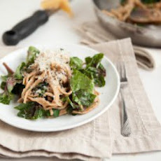 Spinach and Homemade Pasta with Garlic Butter Sauce