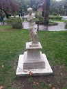 Estatua 2 Plaza Central