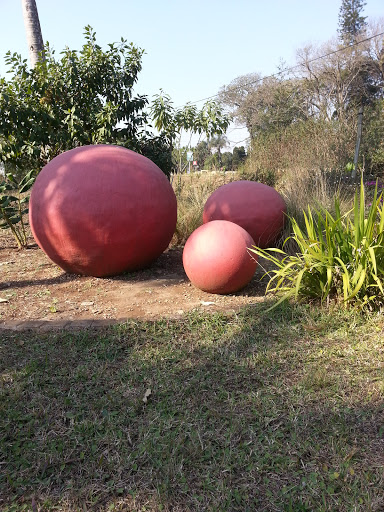 Red Balls at the Garden Cafe