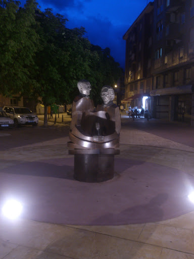 Plaza De Linares Y Ordás