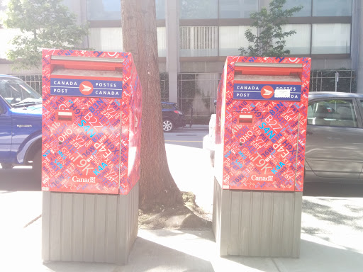 Twin Canadiana Postboxes